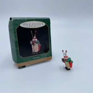 1997 Hallmark Keepsake Ornament Shutterbug Miniature Photographer Ladybug